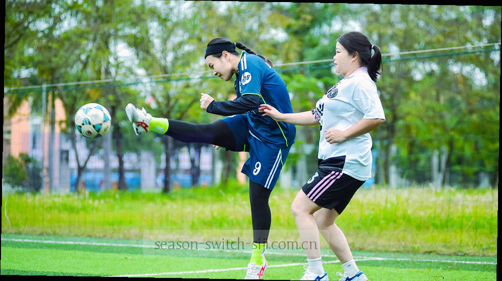 从当前轮次进入整轮概览的两步路径示意图，第一步选中当前轮次，第二步展开该轮全部比赛列表